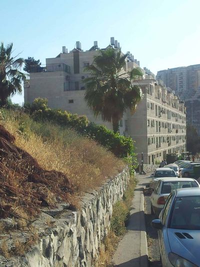 קיסר ניהול נכסים בירושלים מציע מבחר דירות חדר חדשות ברחוב סן מרטין ירושלים